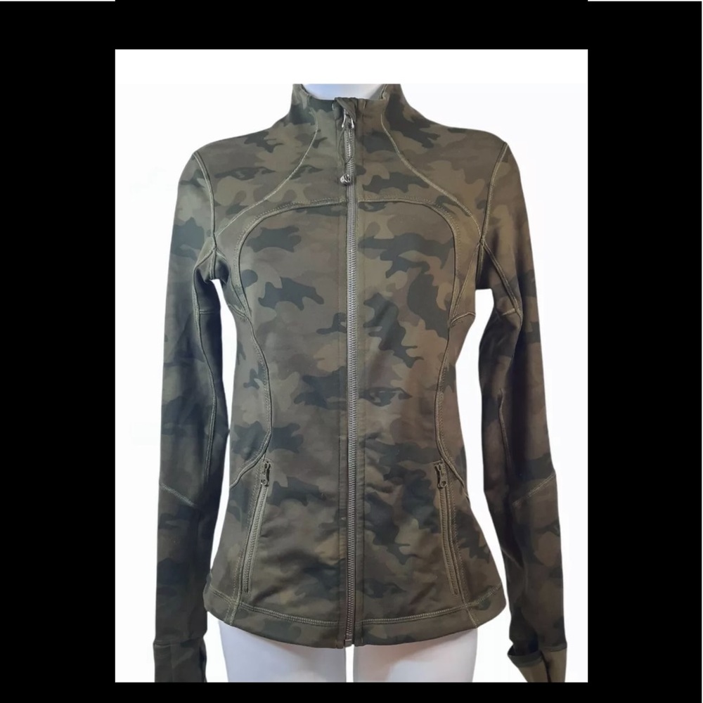 Excellent Lululemon Camo Forme Savasana Jacket Size 8